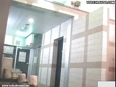 Masajista se folla videos de sexo gay gratis a chica en el coño