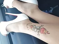 Morena peliculas pornos con coño peludo masturbándose