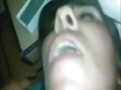 Joven xxxmaduras virgen de pollo llamado a la cama