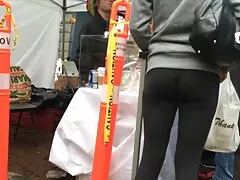 Ella tenía reloj con una chica delante de él mientras él la golpeaba videos ponograficos