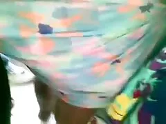 Hermano convenció a la nueva hermana de tener ver con él por primera vez video de xeso