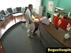 Un hombre con una gran polla incesto subtitulado es muy cachonda