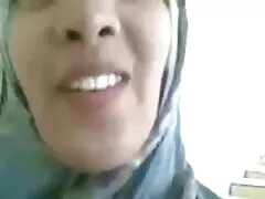 Belleza CRA WITHLER videos xxx de lesbianas con corte húmedo en aplicador grueso