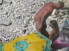 El hombre en todos los ver xxx turcos patadas multitud toro