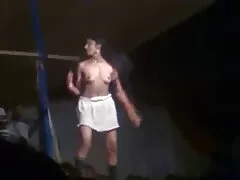 Chica en xvideos borrachas medias se pone de perrito polla bolas
